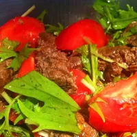 Snapdishの料理写真:Roast beef and tomato salad|sumyeeさん