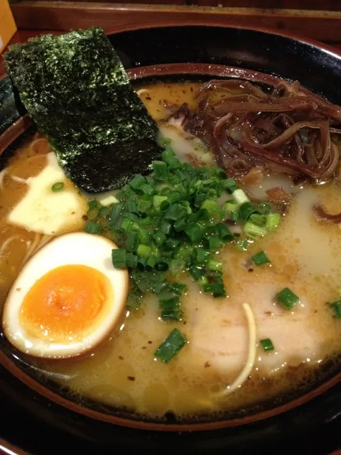 麺屋双喜の熊本ラーメン！とろけたチーズがうまかったー|さそりさん