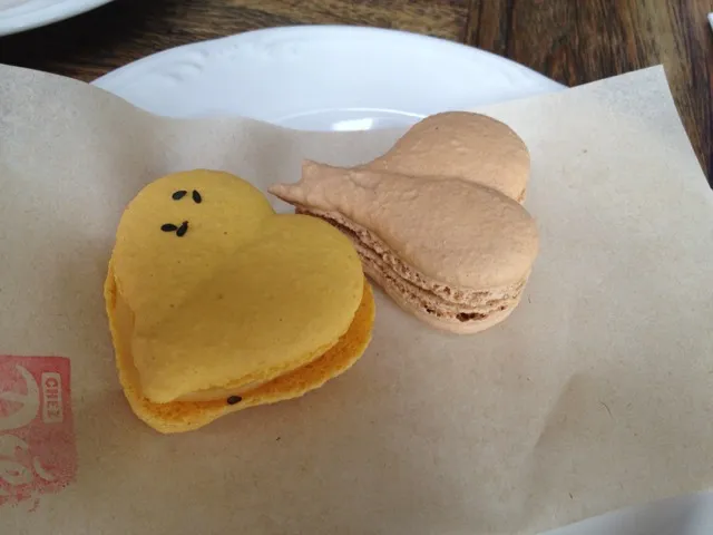 passion fruit n caramel macarons|Margaretさん