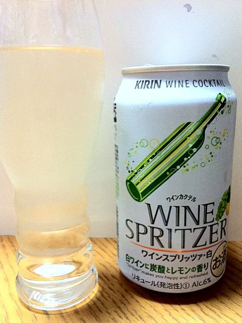 新種なお酒。昼下りの陽射しを浴びながら飲んだらいいかも。酎ハイより断然いい👍|土屋幸治さん