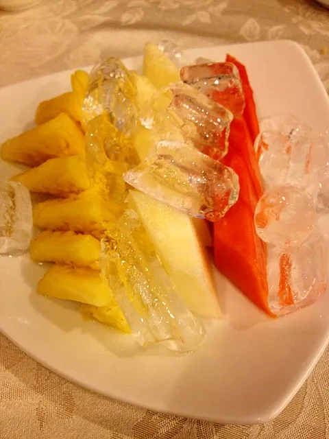 pineapple, honeydew,papaya|(=^x^=)さん