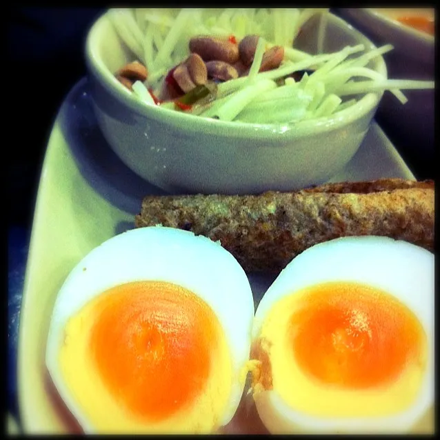 Papaya salad & boil egg|MoONaaE'さん