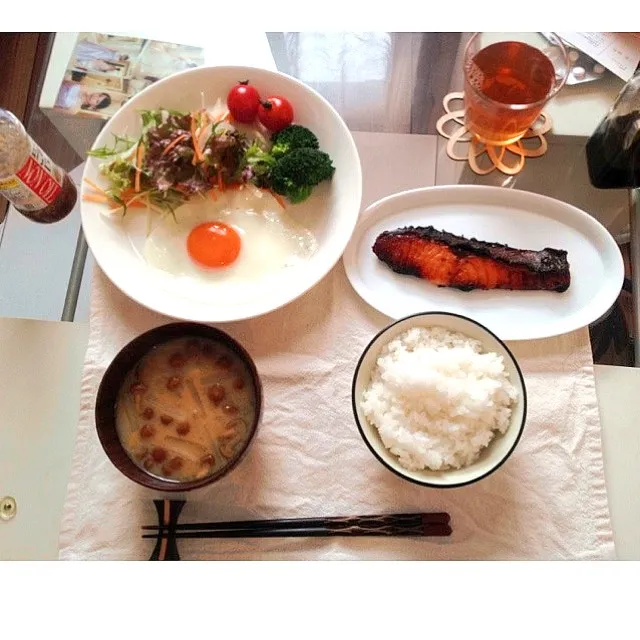 Snapdishの料理写真:サーモンの西京漬け焼き|cakeyさん