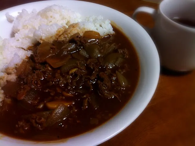 Snapdishの料理写真:ハッシュドビーフ。カレーより作るの簡単。|hirotomoさん