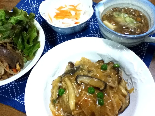 厚揚げのピリ辛きのこあんかけ定食|まにまぁるさん