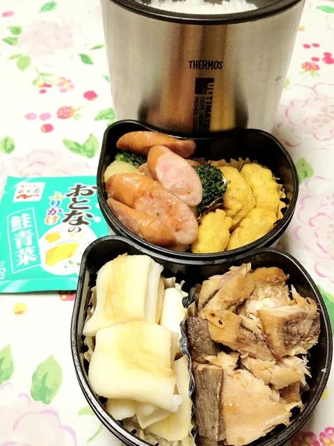 高２バレーボール部員の本日のお弁当。私の担当は、鰤の照り焼きと、ハンペンのバター焼き。 #お弁当 #弁当|Takashi H.さん