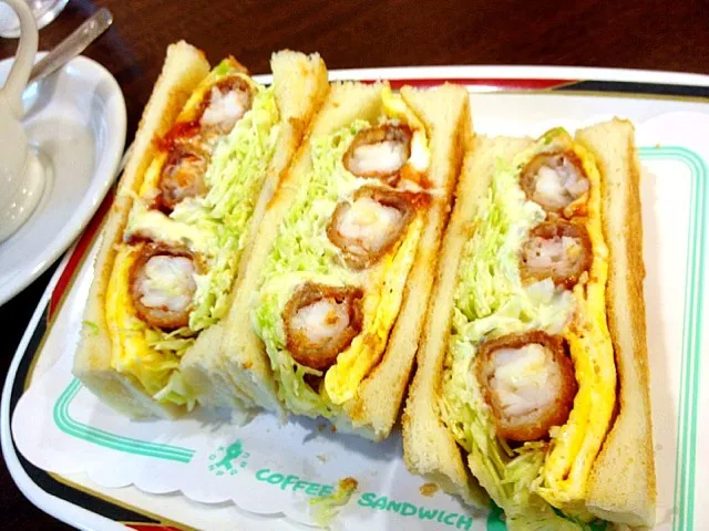 Snapdishの料理写真:エビフライサンド Fried shrimp sandwich|chan mitsuさん