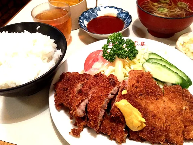 昨日に続き、とんかつやのカツカレーもとい、とんかつ定食|大阪カレー部長さん