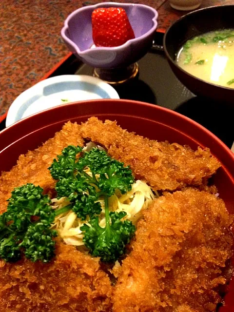 Snapdishの料理写真:足利のソースカツ丼。|takedaさん