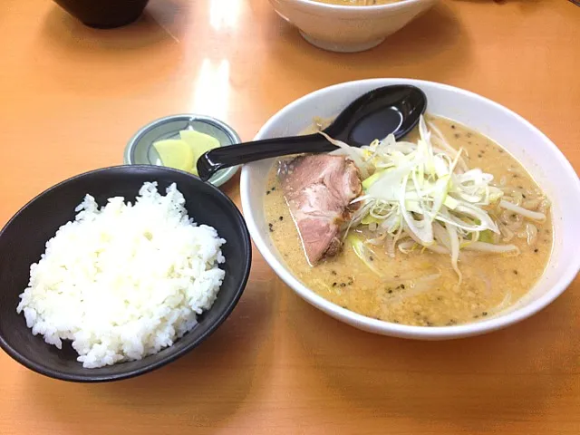 Snapdishの料理写真:原点ラーメン|jikoさん