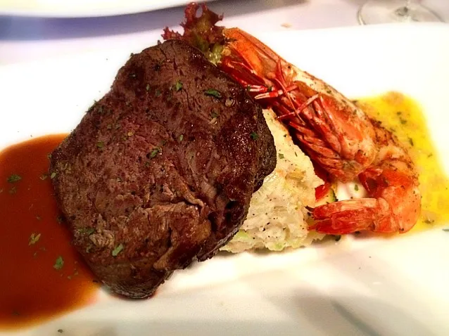 Beef Tenderloin with Prawn|HowardYipさん