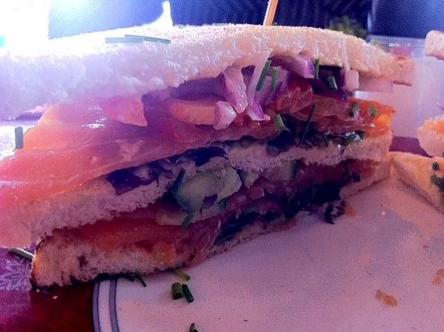 salmon club sandwich|Diepak Kisoensinghさん