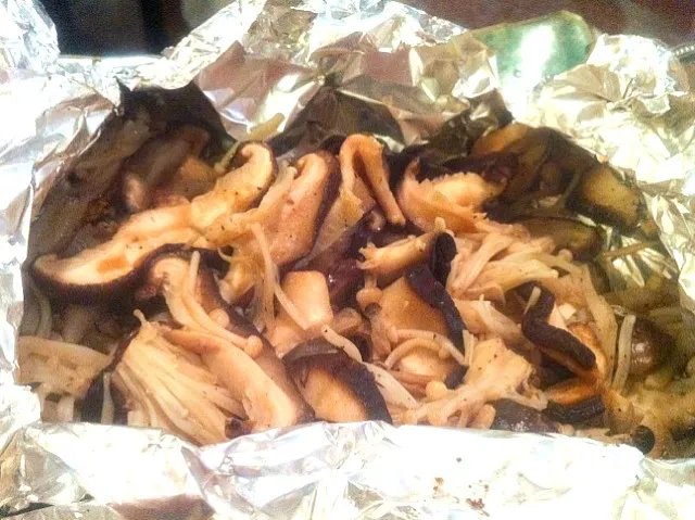 grilled mushroom with butter in foil|skyblueさん