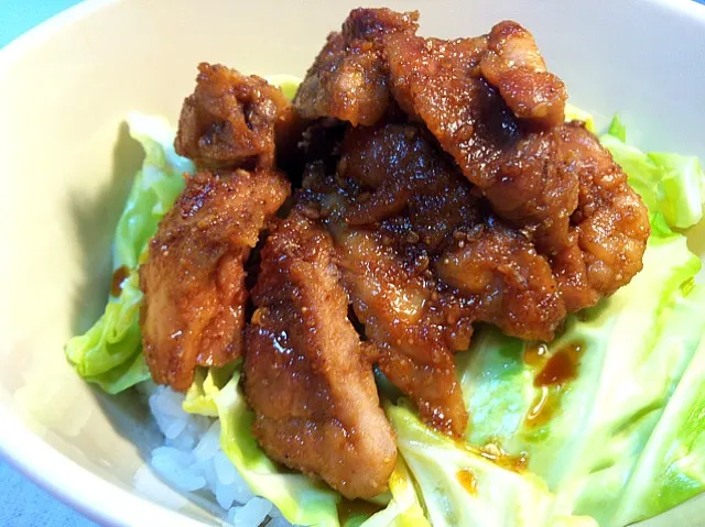 Snapdishの料理写真:鶏の照り焼き丼 ゴマ風味|ちぃたさん