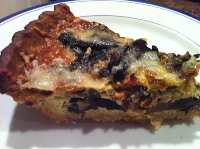 quiche with hot sausage, mushrooms, gruyere|Colin Bowersさん