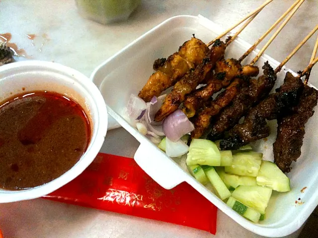 Snapdishの料理写真:Satay ( BBQ Meat Stick )|Shiroi Yukiさん