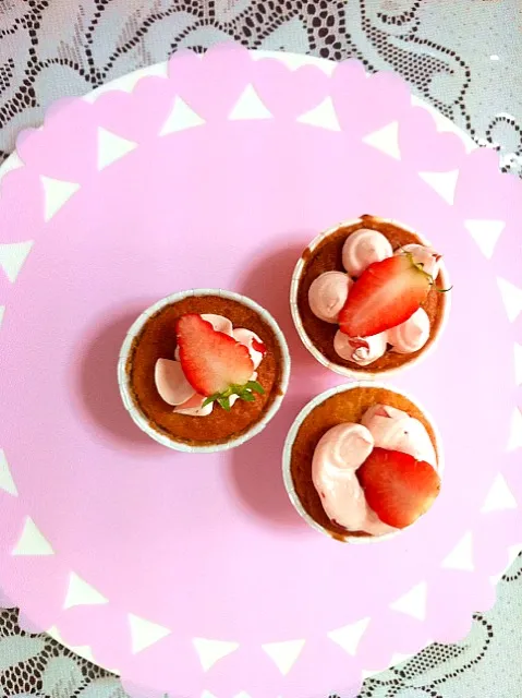 strawberry cupcake|genさん