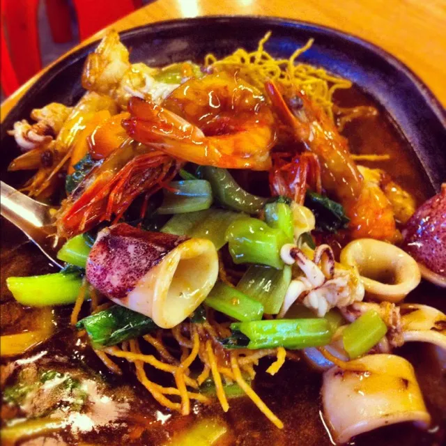 Snapdishの料理写真:Hotplate Hong Kong Mee|Yappilyさん