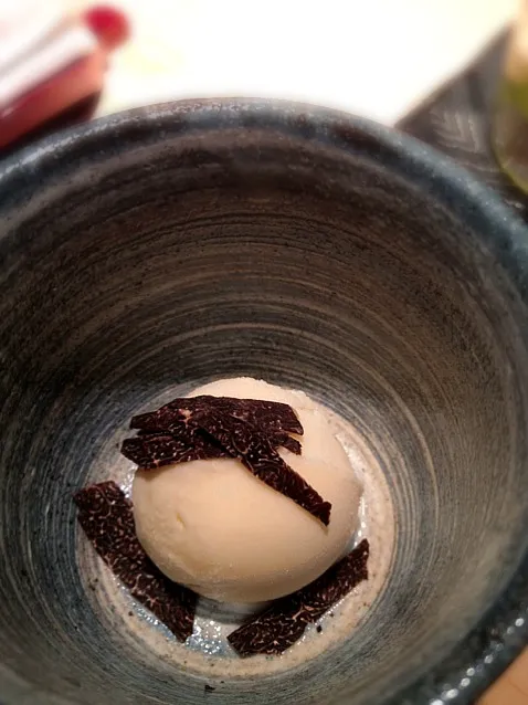 black truffle ice cream|willzさん