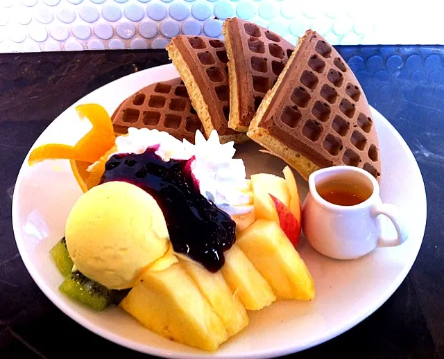 waffle ice cream|Foodさん