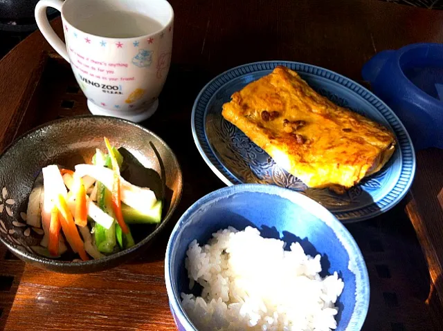 Snapdishの料理写真:自家製ピクルスと納豆卵焼き＊質素な朝食|みたそさん