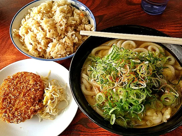 素うどん＋コロッケ＋かしわご飯大盛り|Yas Nakさん