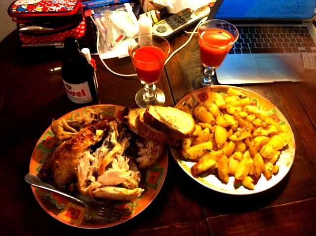 Snapdishの料理写真:roasted chicken and potatos|mdk•Sさん