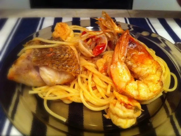 spaguetti frutos do mar homemade|neno sampaioさん