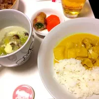 Snapdishの料理写真:インドカレー＆キャベツスープ|chieko kobayashiさん