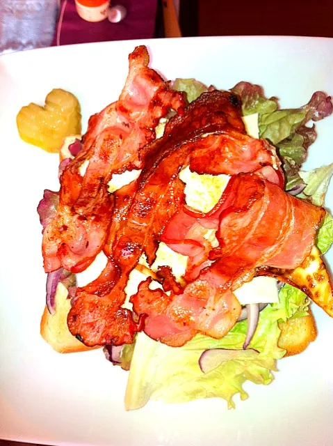 bacon chesse egg open sandwich|sirakorn owadaさん