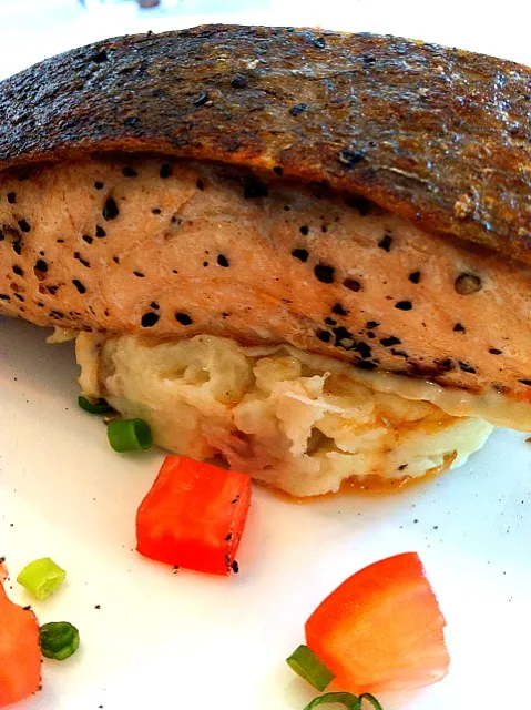 pan fried salmon with crabmeat mash|karen limさん