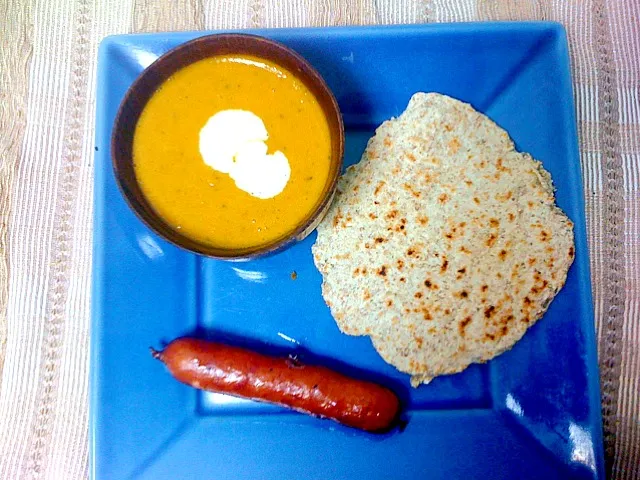 kabocha coconut curry soup, rye flat bread and chddar hotdog|Kirsten Adachiさん