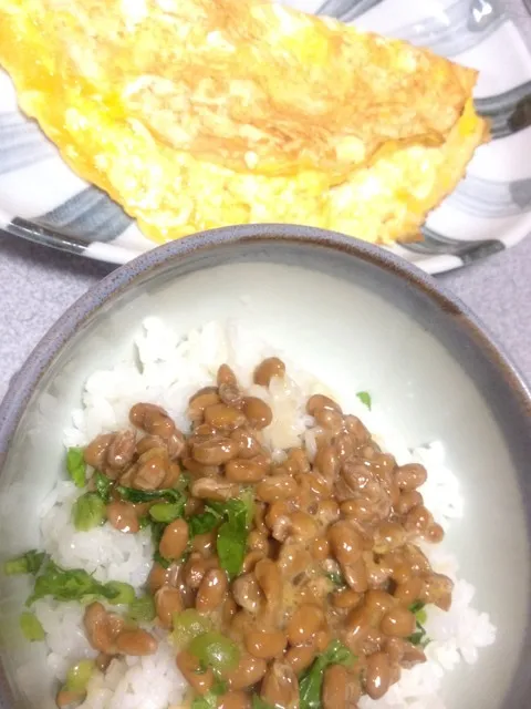 #昼飯 納豆ごはん、マヨネーズ卵焼き。|ms903さん