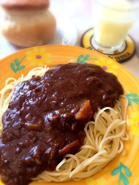 余ったビーフシチューにトマトペースト加えてドミソース風パスタ|ぬぬ。さん