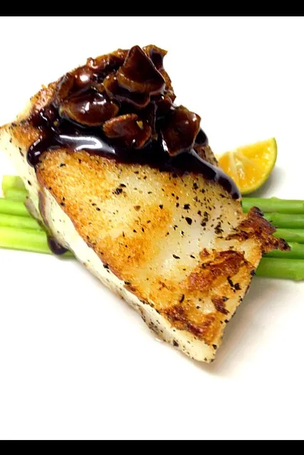 roast cod kecap manis garlic|willzさん