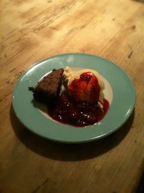 Vanilla Icecream, Brownie and Rasberrys|Christianさん