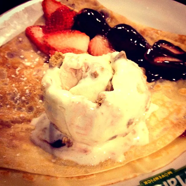 strawberry.choc.crepes|ej adamさん