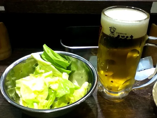 生ビールと生キャベツ|イヌノヒトさん