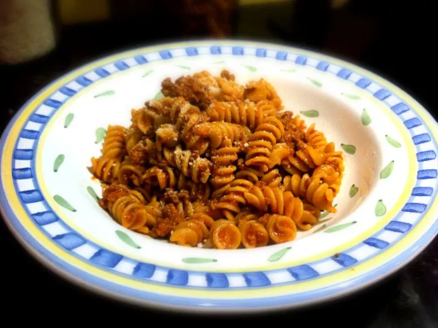 Snapdishの料理写真:Rigatoni Bolognese|Ed Kurylukさん