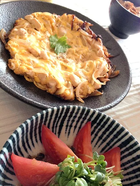 数日前から無性に食べたかった親子丼。ご飯と別の方がすき。昨日仕込んだ豚汁とサラダで、大戸屋の定食風！|canadienneさん