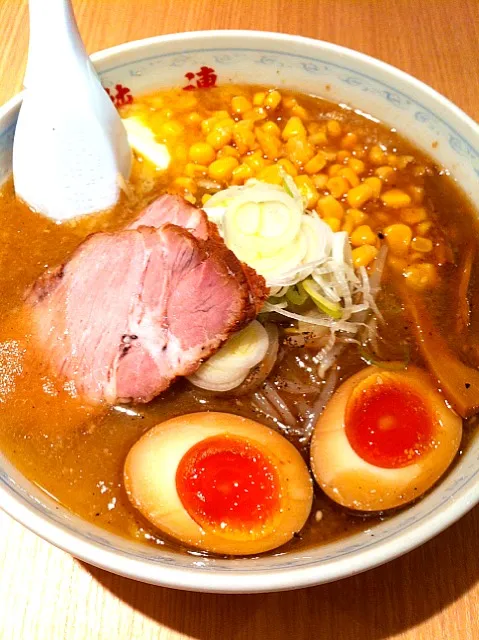 Snapdishの料理写真:塩バター味玉コーンラーメン|mosaさん