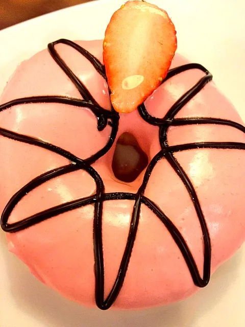 Very Strawberry Yogurt Donut|Meiko S. Limさん