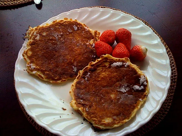 oatmeal pancakes topped with lemon and sugat|Kirsten Adachiさん