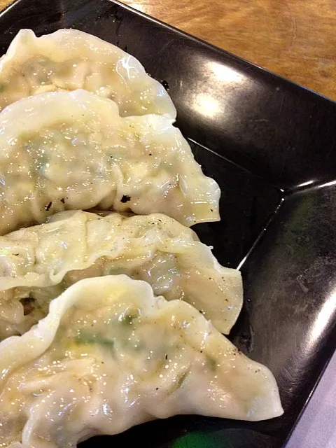 Snapdishの料理写真:gyoza|sid valeraさん