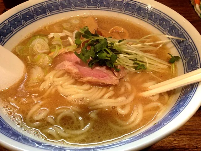 つけ麺も美味いけど、ラーメンだってもちろん美味いんです。ヽ( ´ー`)ﾉ|ひろぱげさん