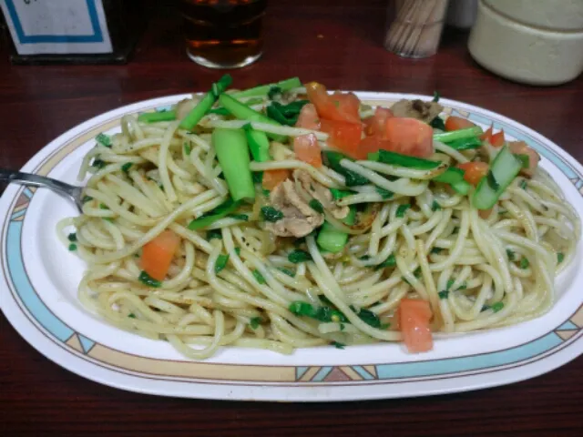 バジリコの大。あっさりと食べやすいけど途中でタバスコとチーズで味にアクセントつけて完食！|SATOSHI OOCHIさん