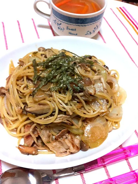 Snapdishの料理写真:きのこと豚肉の和風パスタ|yuzuhaさん