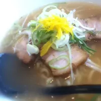 Snapdishの料理写真:敦賀、らーめん世界のゆず塩ラーメン|h37さん