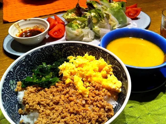 Snapdishの料理写真:三色ご飯   生春巻き(アボカドとエビのサラダ)   カボチャのボタージュ|高田恵子さん