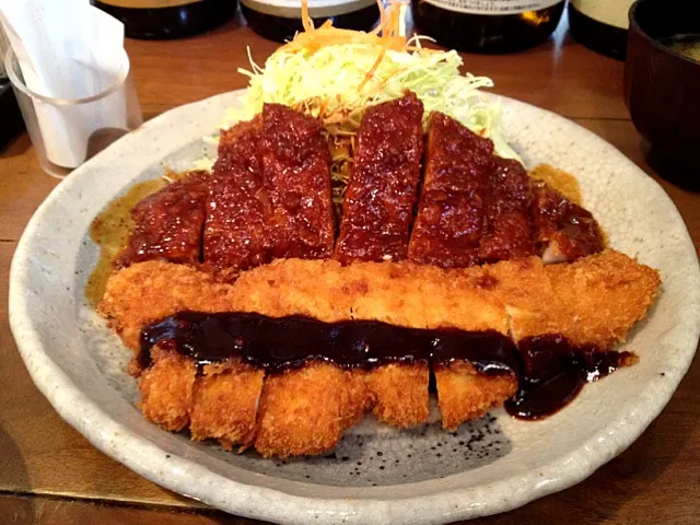 Snapdishの料理写真:ワラジとんかつ定食|chiharuさん